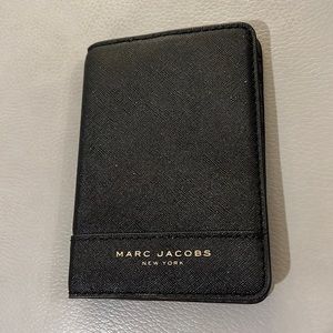 MARK JACOBS BLACK EPI LEATHER PASSPORT CASE